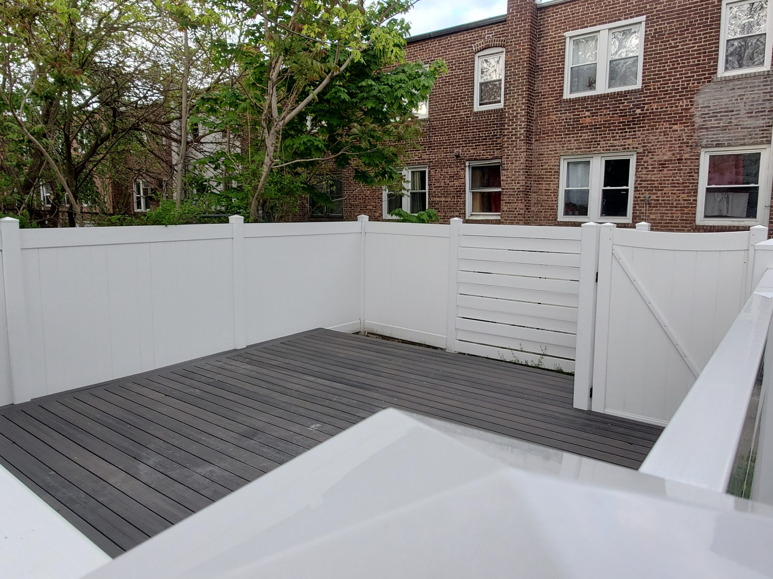 Deck with fence